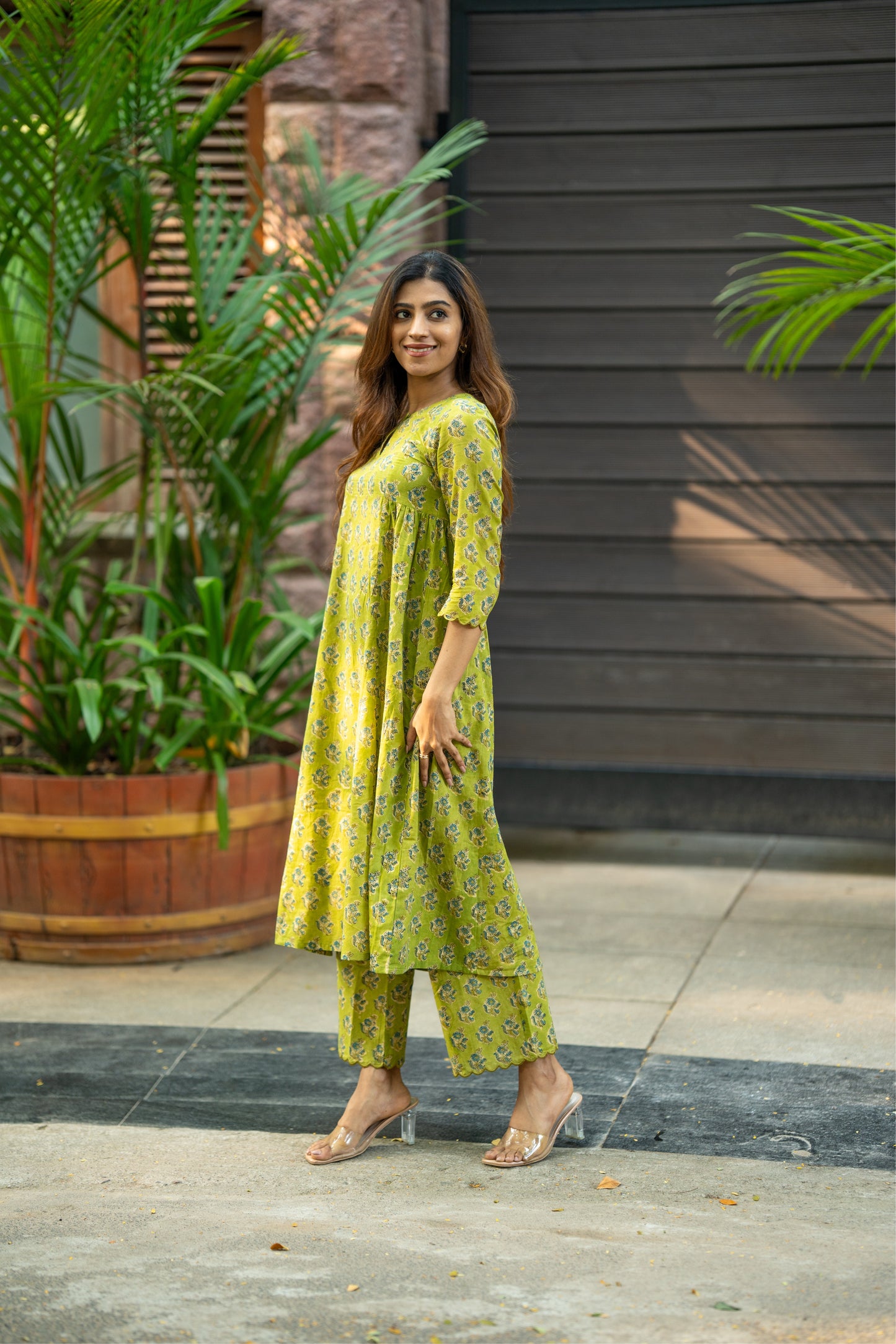 Kshana Hara Sanganeri Kalidaar Set