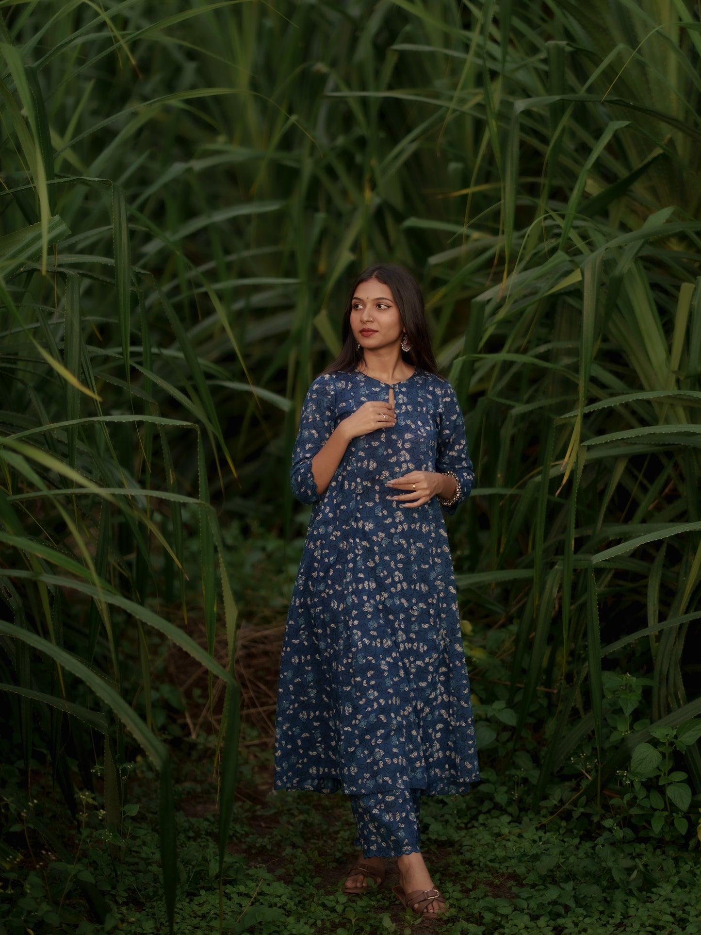 Kshana Indigo Bagru Kalidaar Set