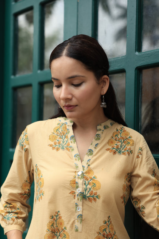 Haya Beige Sanganeri Kurta Pant Set