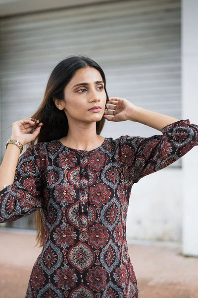 Aaraam Kala Ajrakh Kurta Pant Set