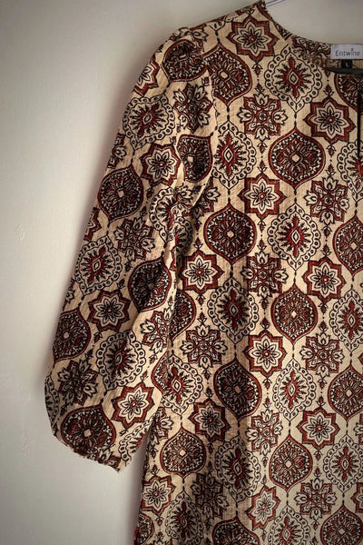 Raahat Kantha Ajrakh Straight Kurta