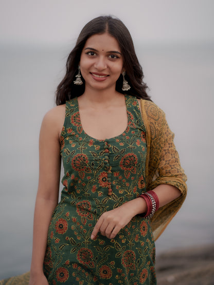 Varnam Hara Ajrakh Co-ord Set