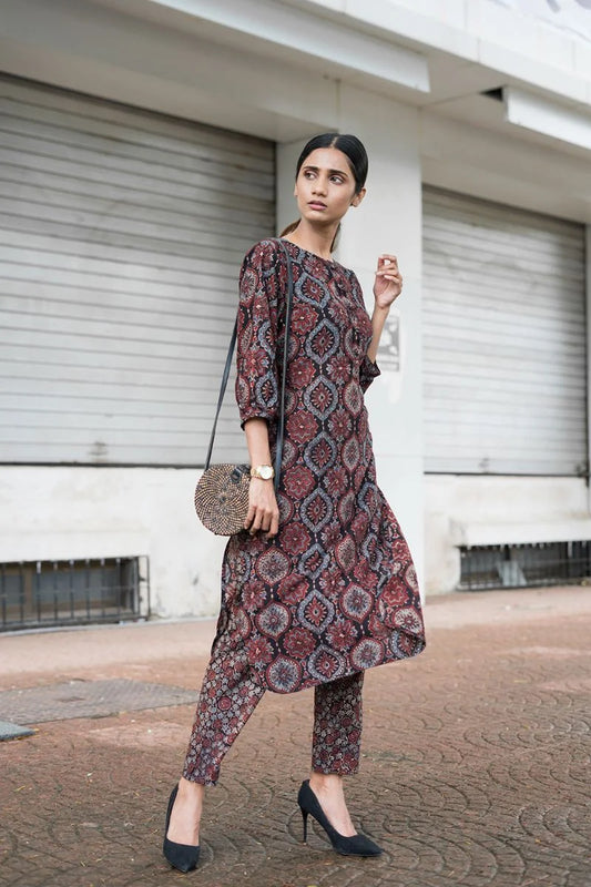 Aaraam Kala Ajrakh Kurta Pant Set