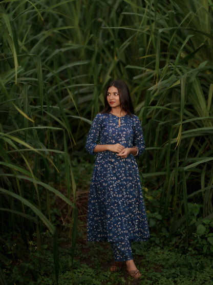 Kshana Indigo Bagru Kalidaar Set