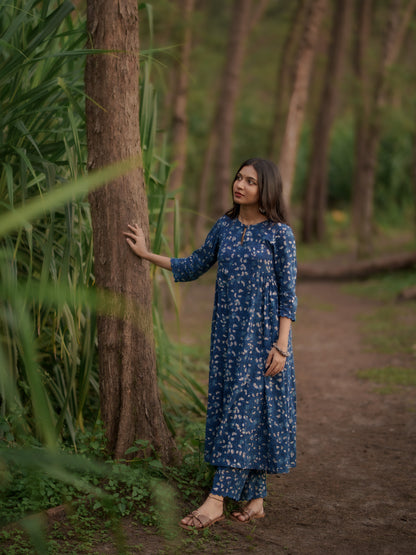 Kshana Indigo Bagru Kalidaar Set
