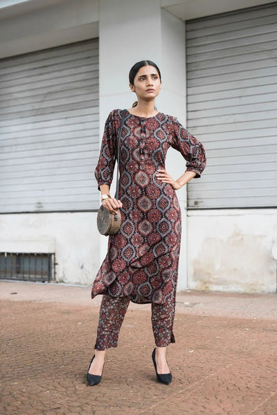 Aaraam Kala Ajrakh Kurta Pant Set