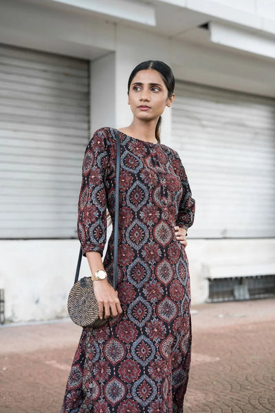 Aaraam Kala Ajrakh Kurta Pant Set