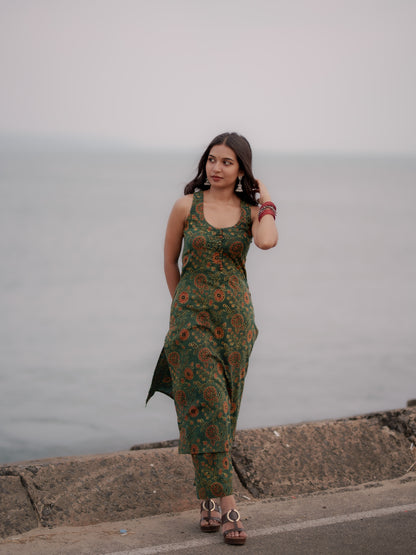 Varnam Hara Ajrakh Co-ord Set