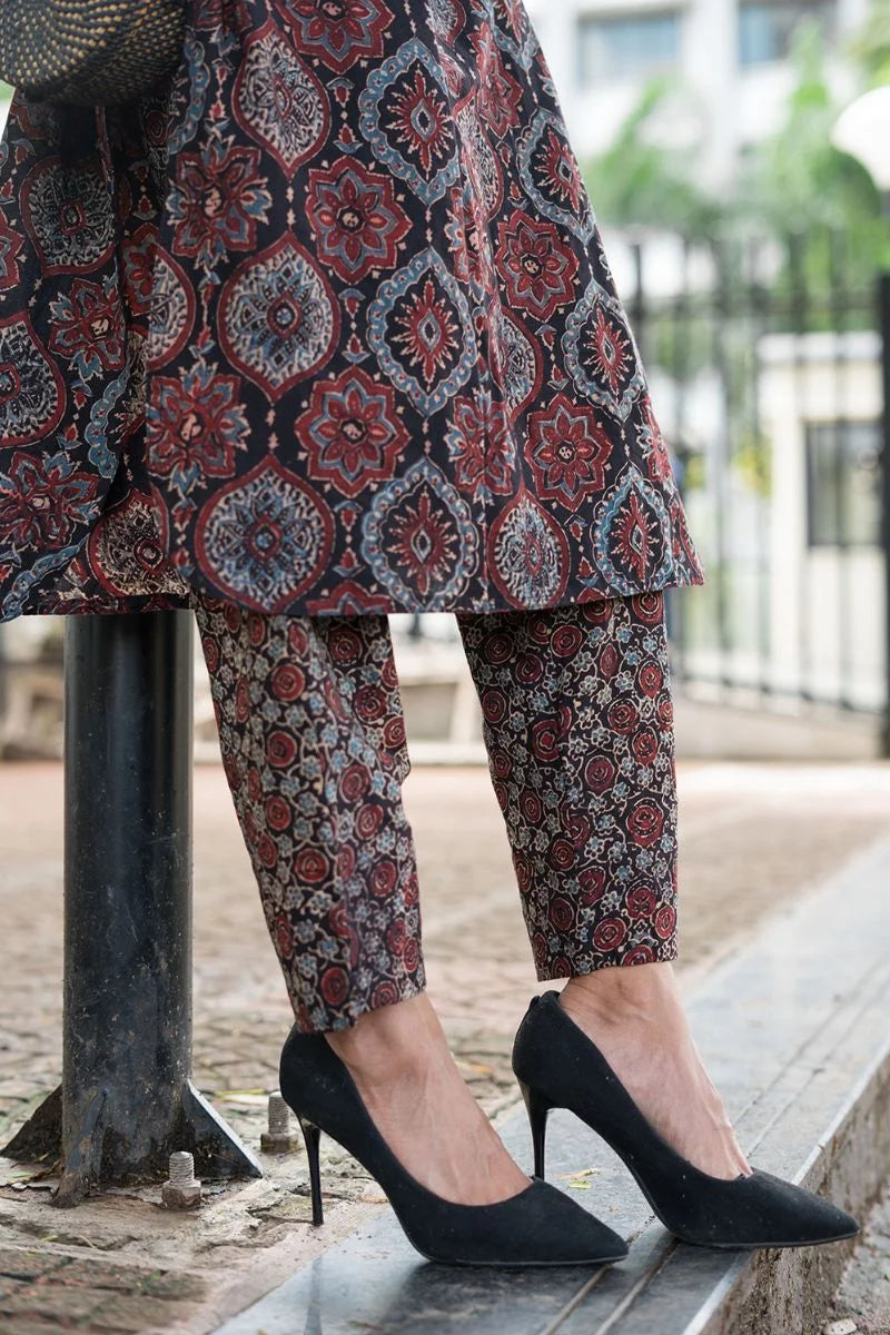 Aaraam Kala Ajrakh Kurta Pant Set