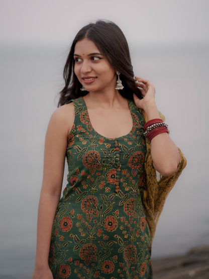 Varnam Hara Ajrakh Co-ord Set