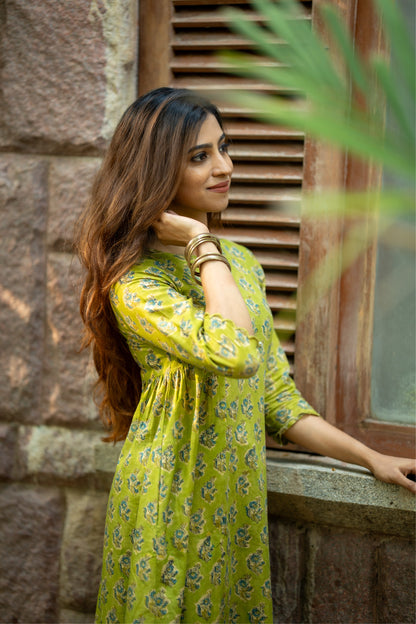 Kshana Hara Sanganeri Kalidaar Set