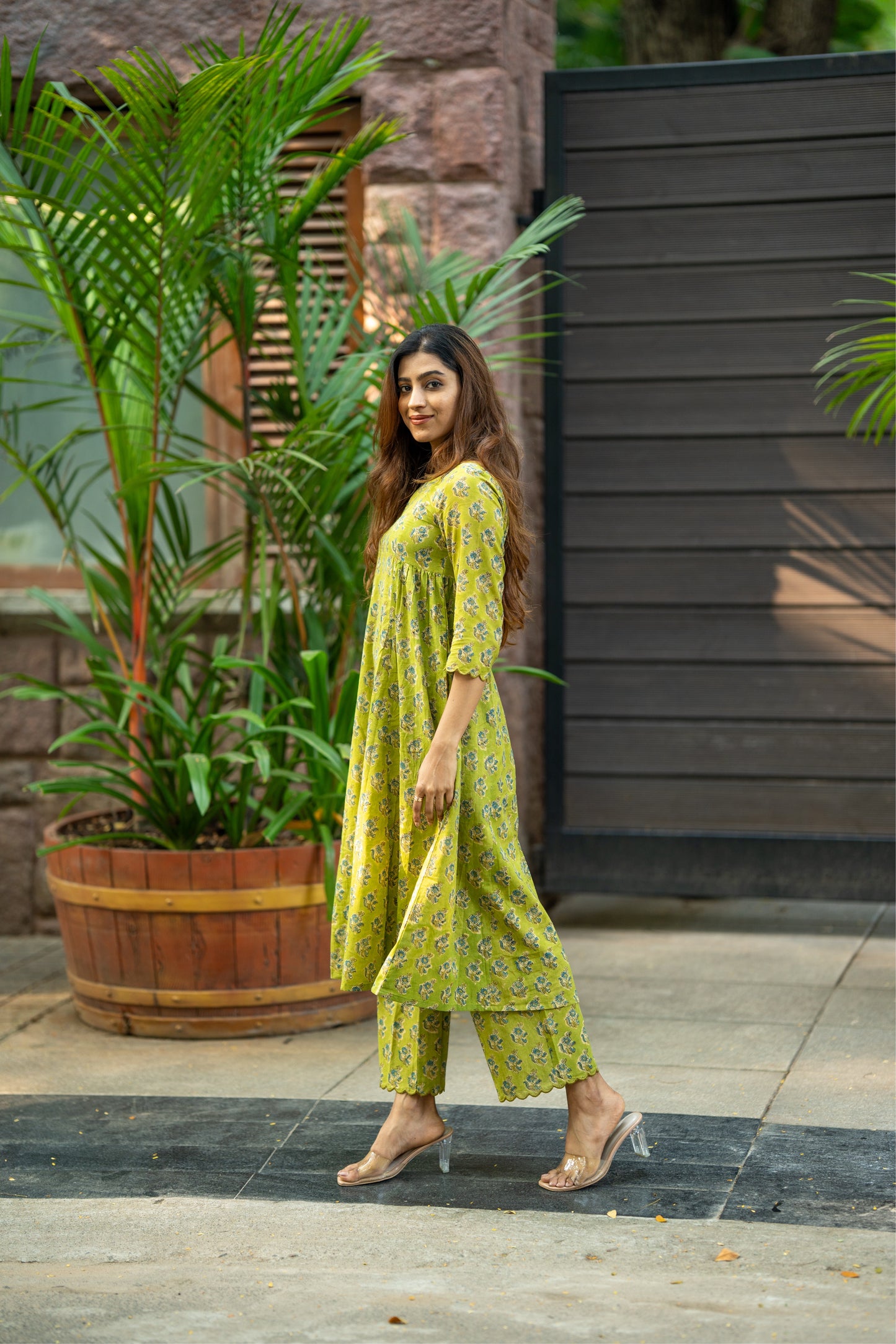 Kshana Hara Sanganeri Kalidaar Set