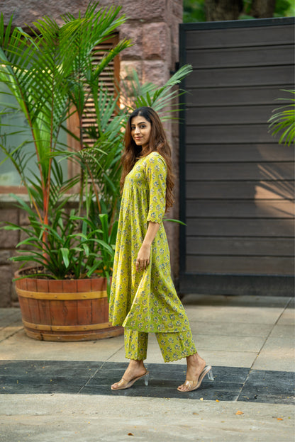 Kshana Hara Sanganeri Kalidaar Set