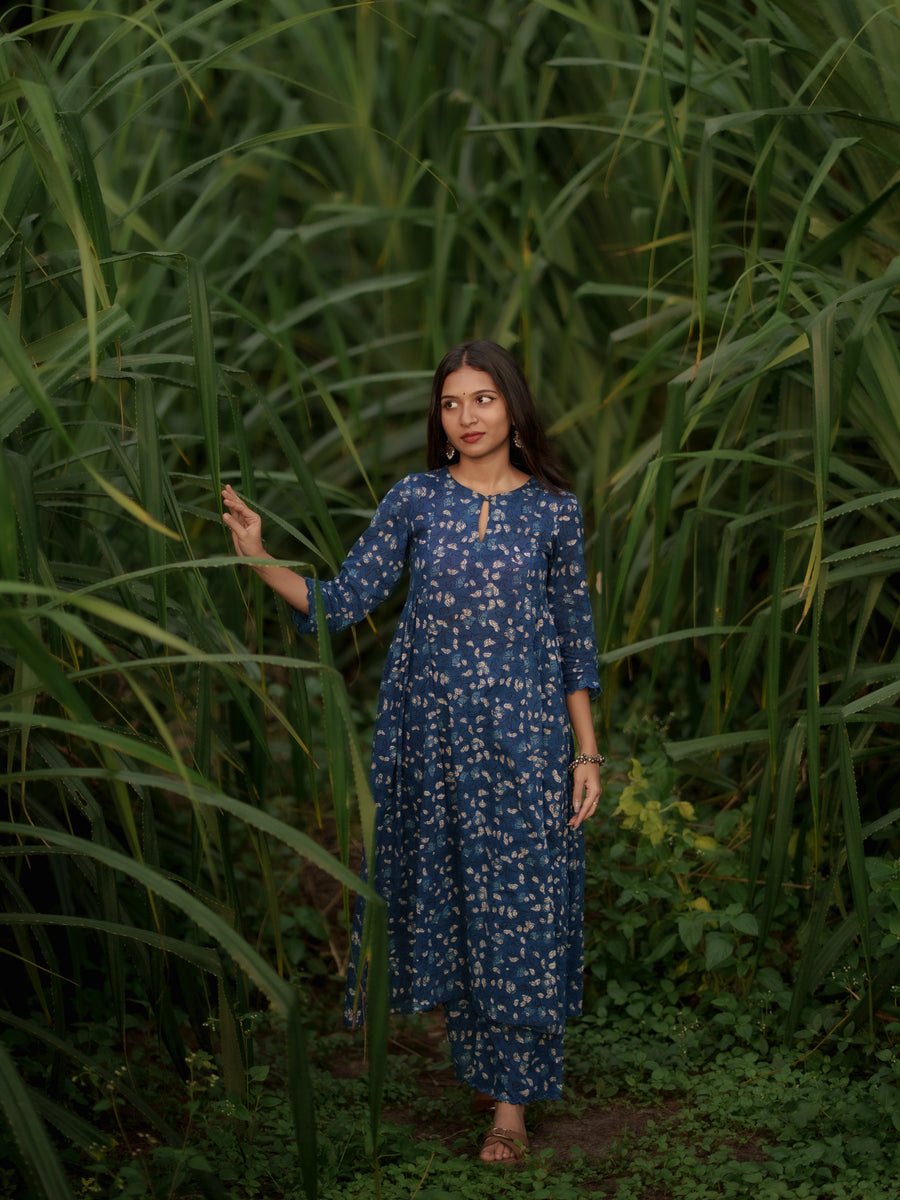 Kshana Indigo Bagru Kalidaar Set