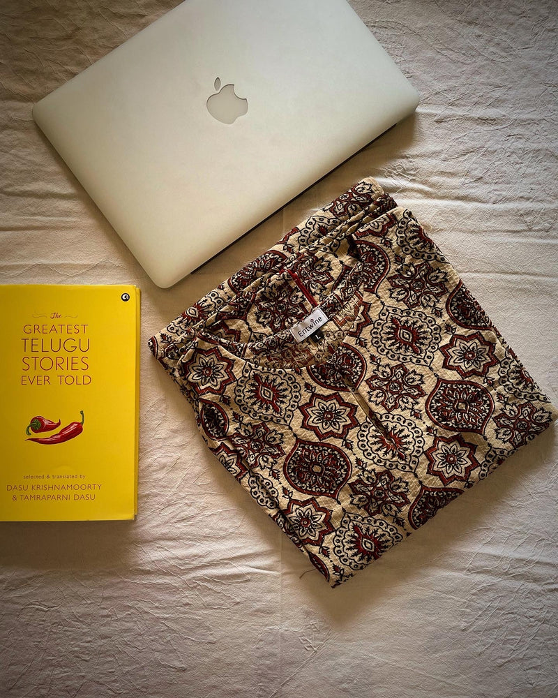 Raahat Kantha Ajrakh Straight Kurta