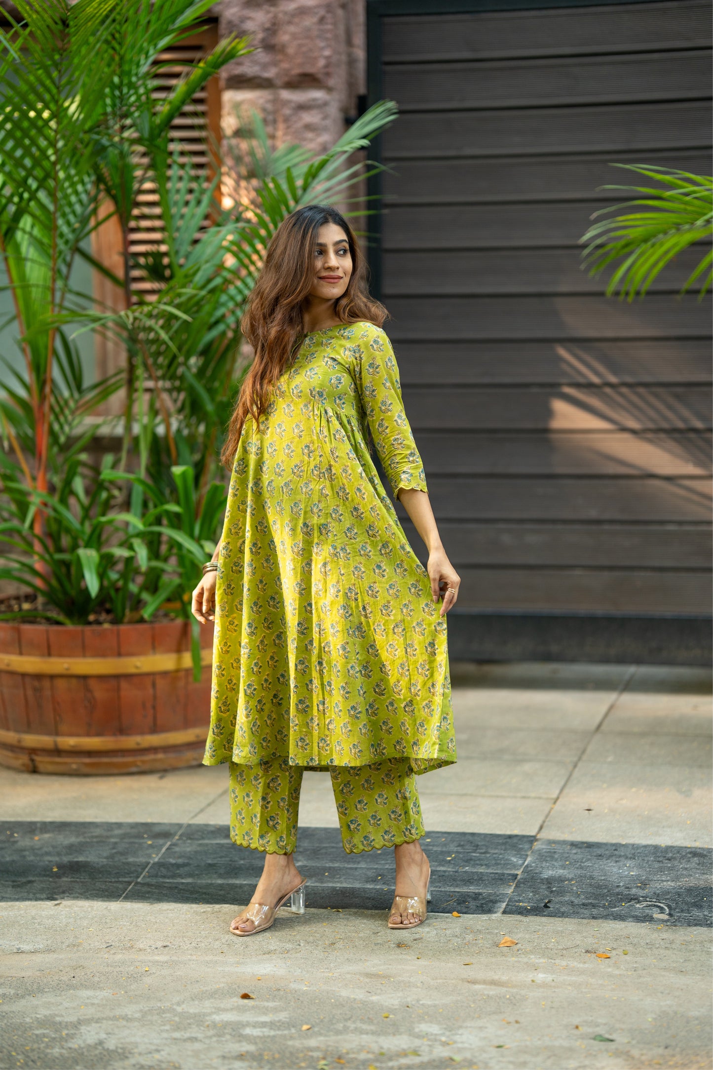 Kshana Hara Sanganeri Kalidaar Set