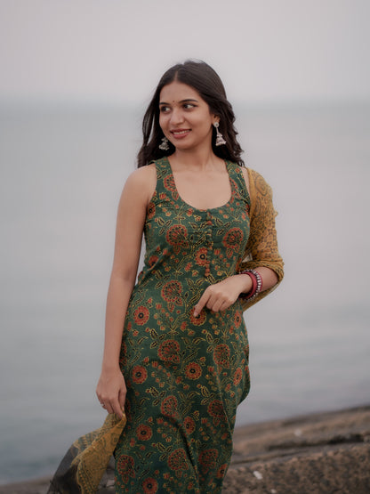 Varnam Hara Ajrakh Co-ord Set