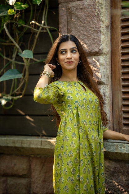 Kshana Hara Sanganeri Kalidaar Set