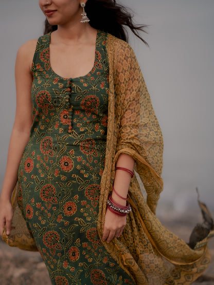 Varnam Hara Ajrakh Co-ord Set