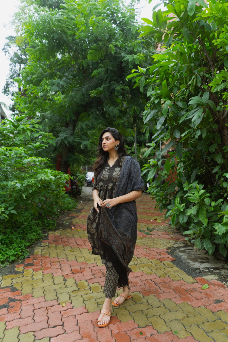 Sabr Indigo Kota Cotton Ajrakh dupatta