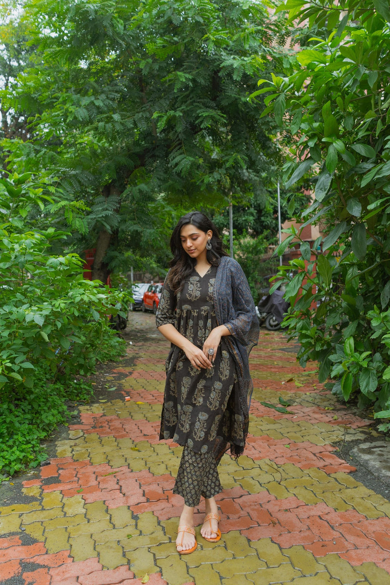 Sabr Indigo Kota Cotton Ajrakh dupatta