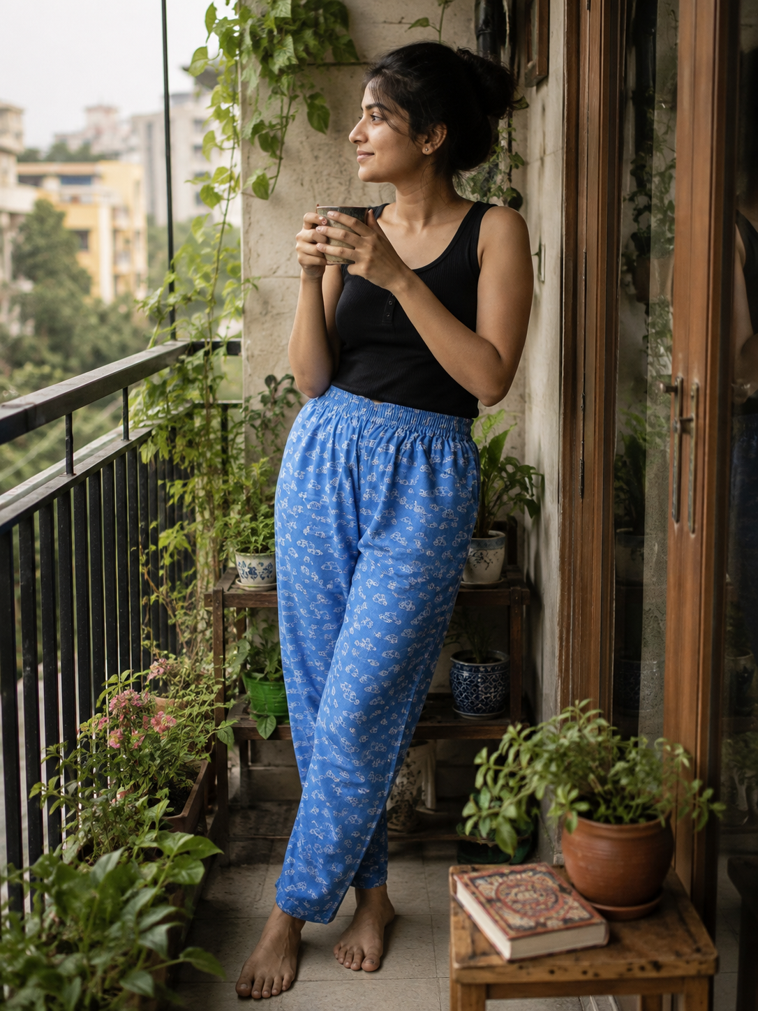 Cool blue quirky print comfort Pants