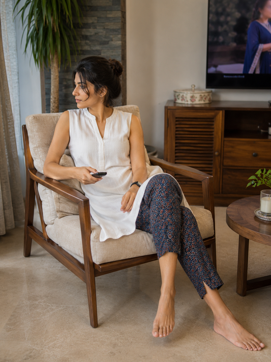 Aaram Neela Pants