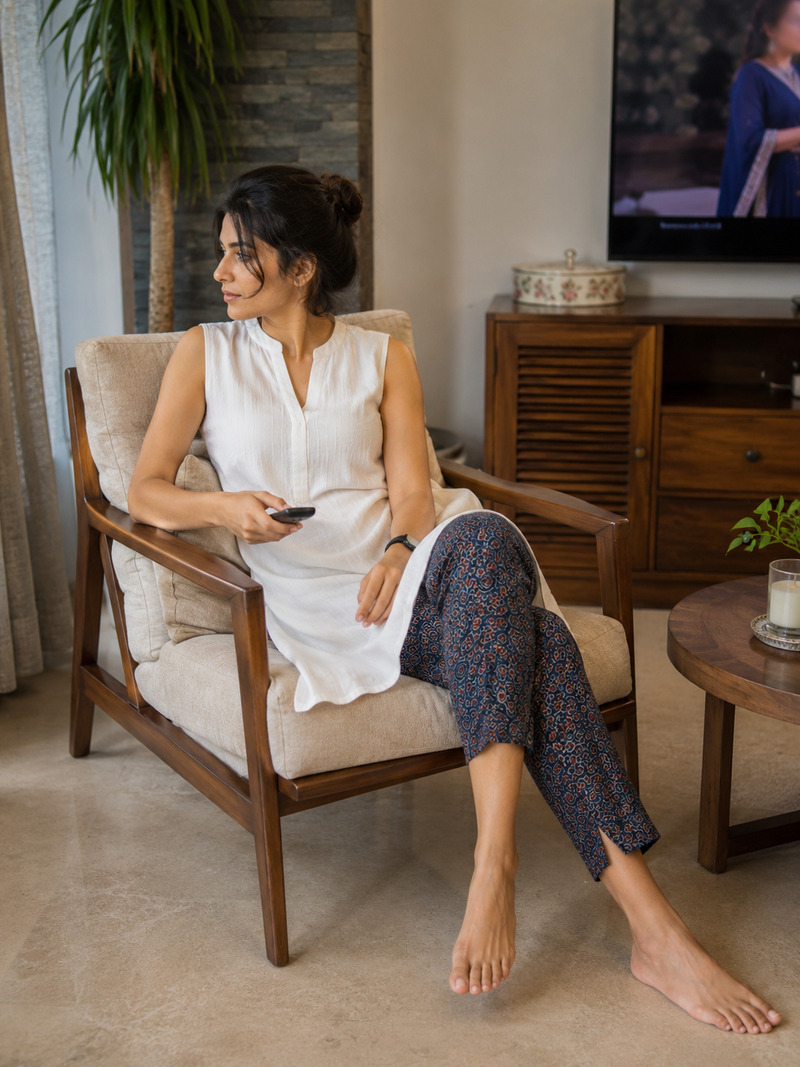 Aaram Neela Pants