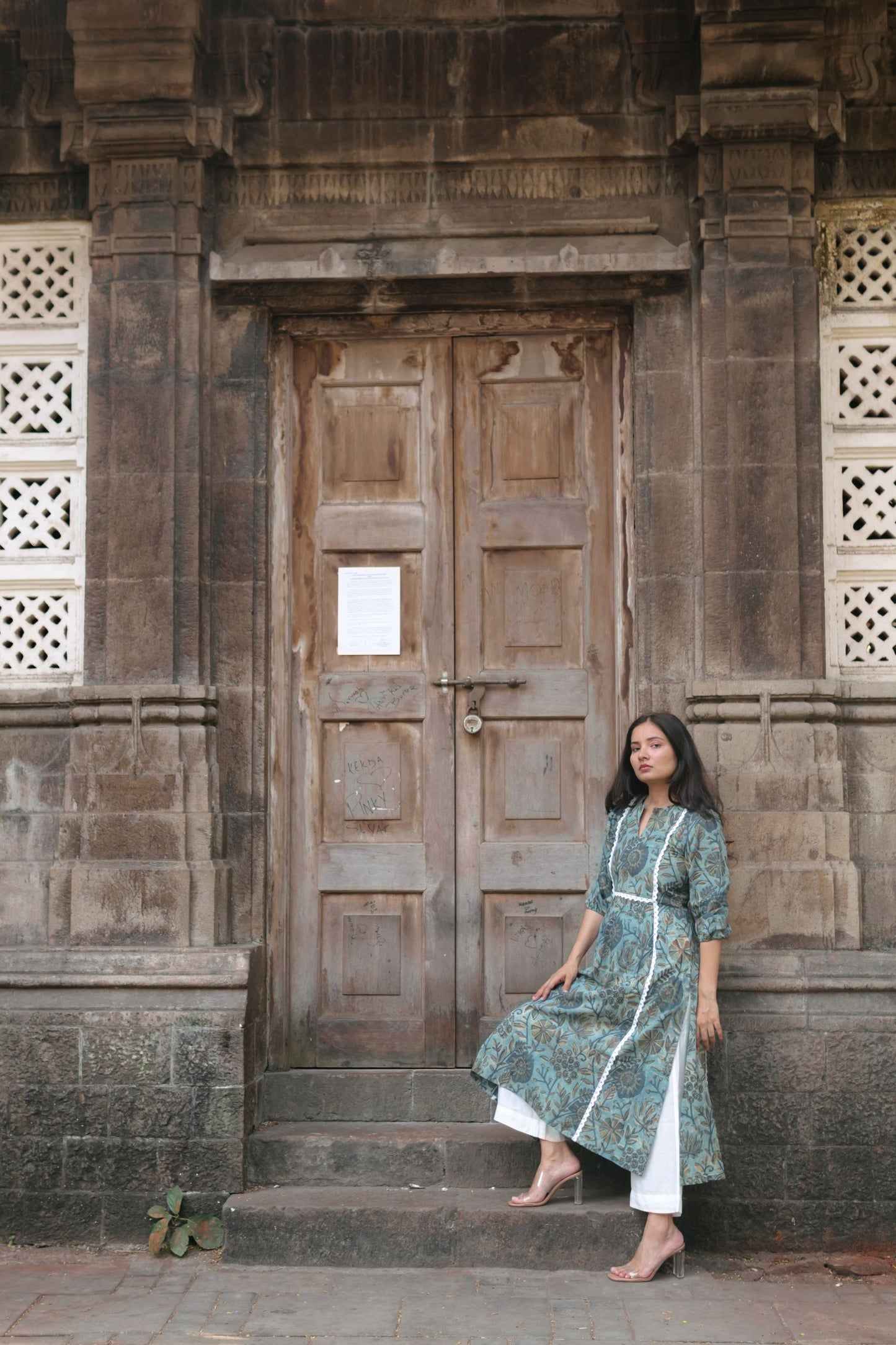 Shab Kalidaar Ajrakh Dabu Kurta