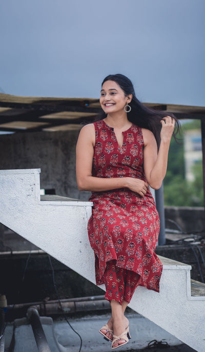Aaraam Laal Kurta Pant Set