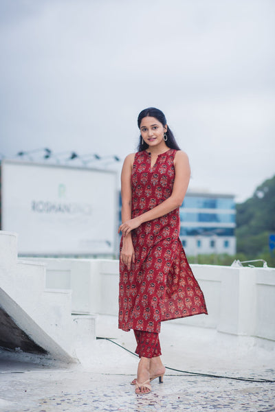 Aaraam Laal Kurta Pant Set